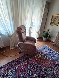 Poltrona x anxiani e disabili