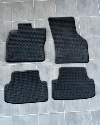 Tappetini in gomma kit su misura per Golf 7 e 8