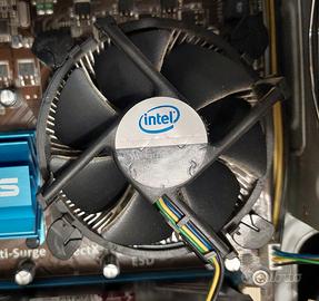 Intel Core 2 Quad Q8300 @ 2,5 GHz + dissipatore