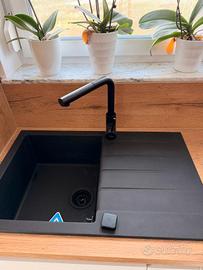 lavandino  nuovo con  il rubinetto ,  400 euro