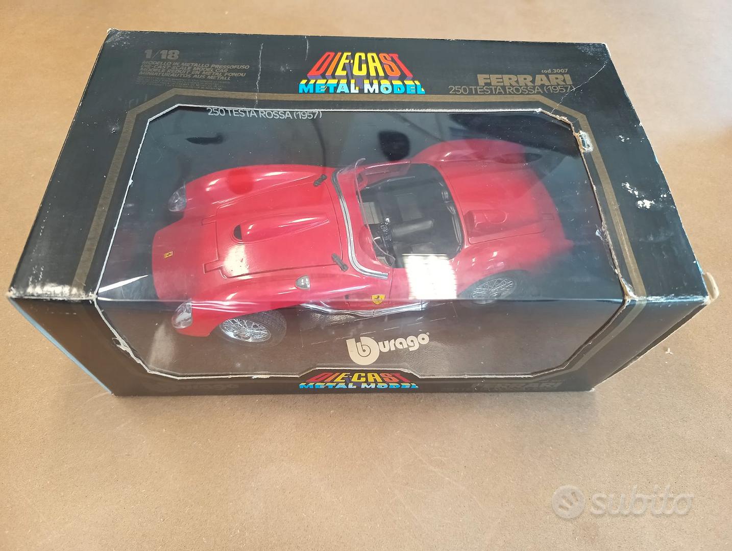 FERRARI TESTA ROSSA # 37 de 1957 rouge 1/18 BURAGO MADE IN ITALY