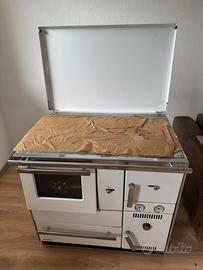Termo cucina a legna potenza 27kw.