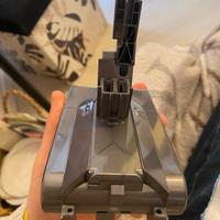 Batteria originale Dyson V8 – Tipo D – NUOVA