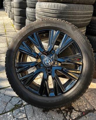 Gomme Toyota Yaris Cross Hybrid + cerchi