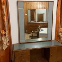 Mobile vintage  con specchio