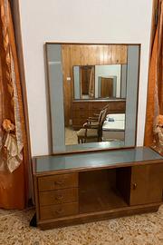 Mobile vintage  con specchio