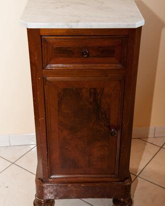 Comodino antico ristrutturato 