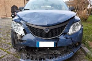 Lancia Ypsilon 0.9 TwinAir 85 CV 5 porte Metano Ec