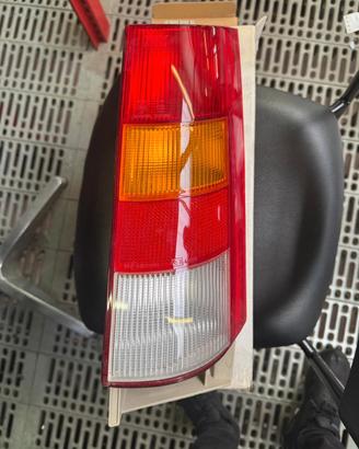 renault 5 gt turbo fanale posteriore dx