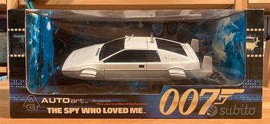 Lotus Esprit Autoart 007 James Bond 1:18