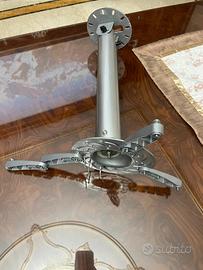 Staffa proiettore universale