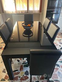 Tavolo in vetro