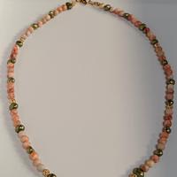 Collana con pietre naturali 