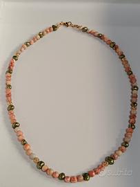 Collana con pietre naturali 