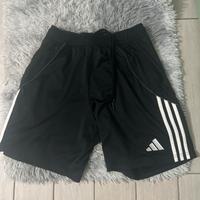 Pantaloncini adidas