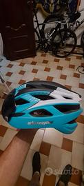 casco bici con luce