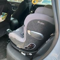 Seggiolino auto Cybex Sirona con base girevole