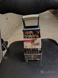 Grattugia handy  contenitore Tescoma