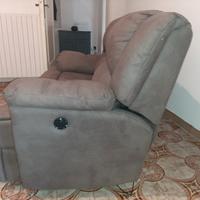 divano usato pochissimo