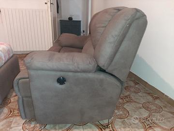 divano usato pochissimo