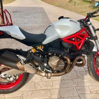 Ducati monster 821