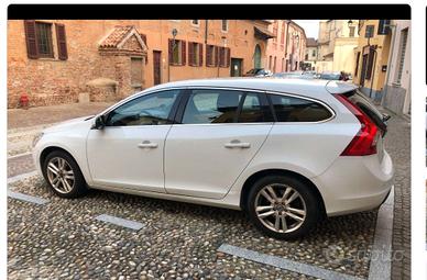 VOLVO V60 1.6 BUSINESS