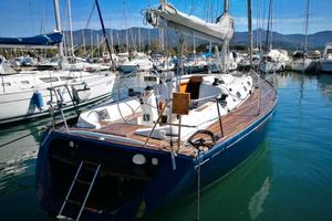 Barca a vela 11 metri Comet 36 - 3 cabine + bagno