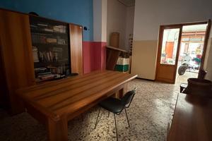 V/1331 Comodo magazzino in zona strategica