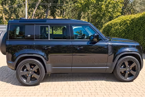 LAND ROVER DEFENDER 110 3.0 D200 X-DYNAMIC SE