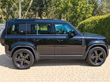 LAND ROVER DEFENDER 110 3.0 D200 X-DYNAMIC SE