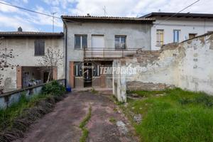 Villetta a schiera da ristrutturare in zona centra