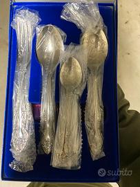 Set cucchiai e forchette