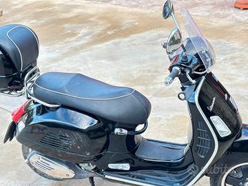 Vespa 125 con bauletto