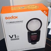 Godox v1