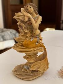 Statua di resina