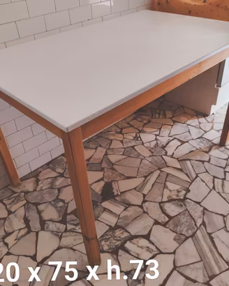Tavolo studio o cucina