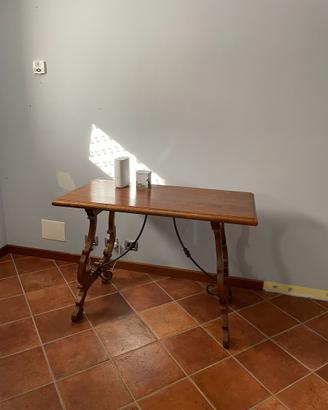 Tavolo fratino