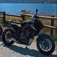 Yamaha MT-07 - 2023 come nuova 1940 km + accessori