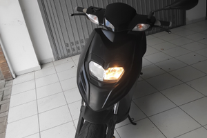 Aprilia SR 50 motard nero del 2020