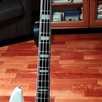 Basso elettrico Marcus Miller V7