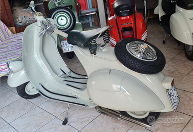 Vespa VN2T del 1957, ultimo modello faro basso