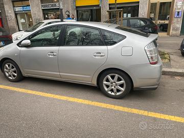 toyota prius ibrida 2008