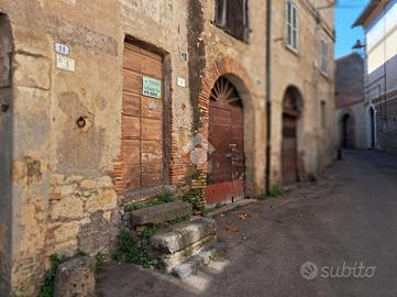 MONOLOCALE A CARBOGNANO