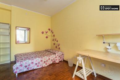 Grande luminosa singola [zona bocconi]