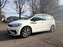 volkswagen-touran-2-0-tdi-executive-dsg-r-line