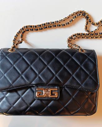 Borsetta nera elegante Gaelle Paris ✨