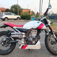 125cc anno2020 7000km  compresi pz After market