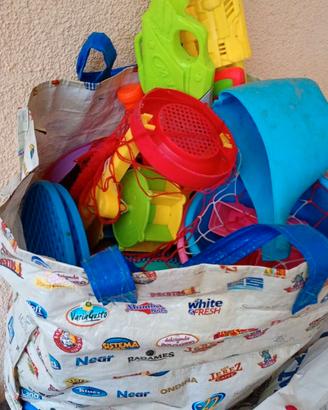 GIOCHI BIMBO/A MARE ALPIGNANO (TO)