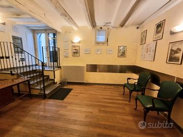 Adiacenze Municipio e Asl , studio professionale