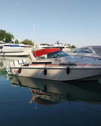 BOSTON WHALER 31 FUORIBORDO SUZUKI